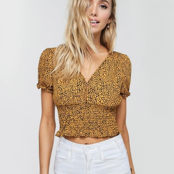 🚨//The Sunny// Yellow Crop top - Picture 6 of 7